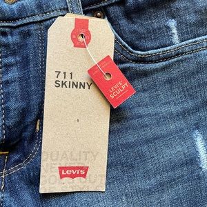 Levi’s 711 Skinny